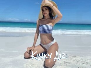 Kinky_Ari