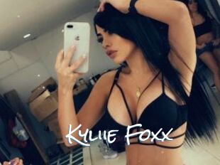 Kyliie_Foxx