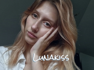 Lunakiss