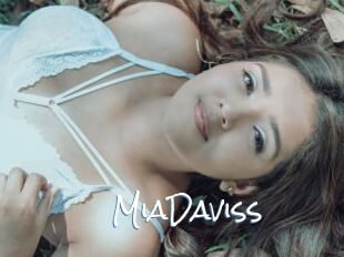 MiaDaviss