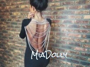 Mia_Dolly