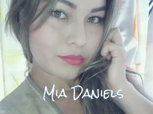 Mia_Daniels