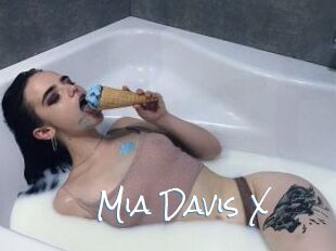 Mia_Davis_X