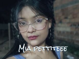 Mia_pettiteee