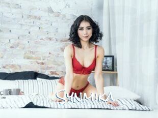 Synmika