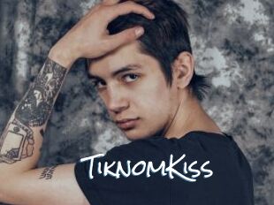 TiknomKiss